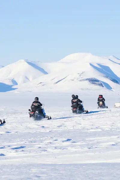 From the ocean to glaciers - Snowmobile tour with Hurtigruten Svalbard - Photo Eveline Lunde