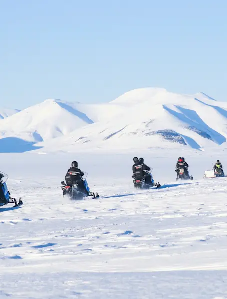 From the ocean to glaciers - Snowmobile tour with Hurtigruten Svalbard - Photo Eveline Lunde