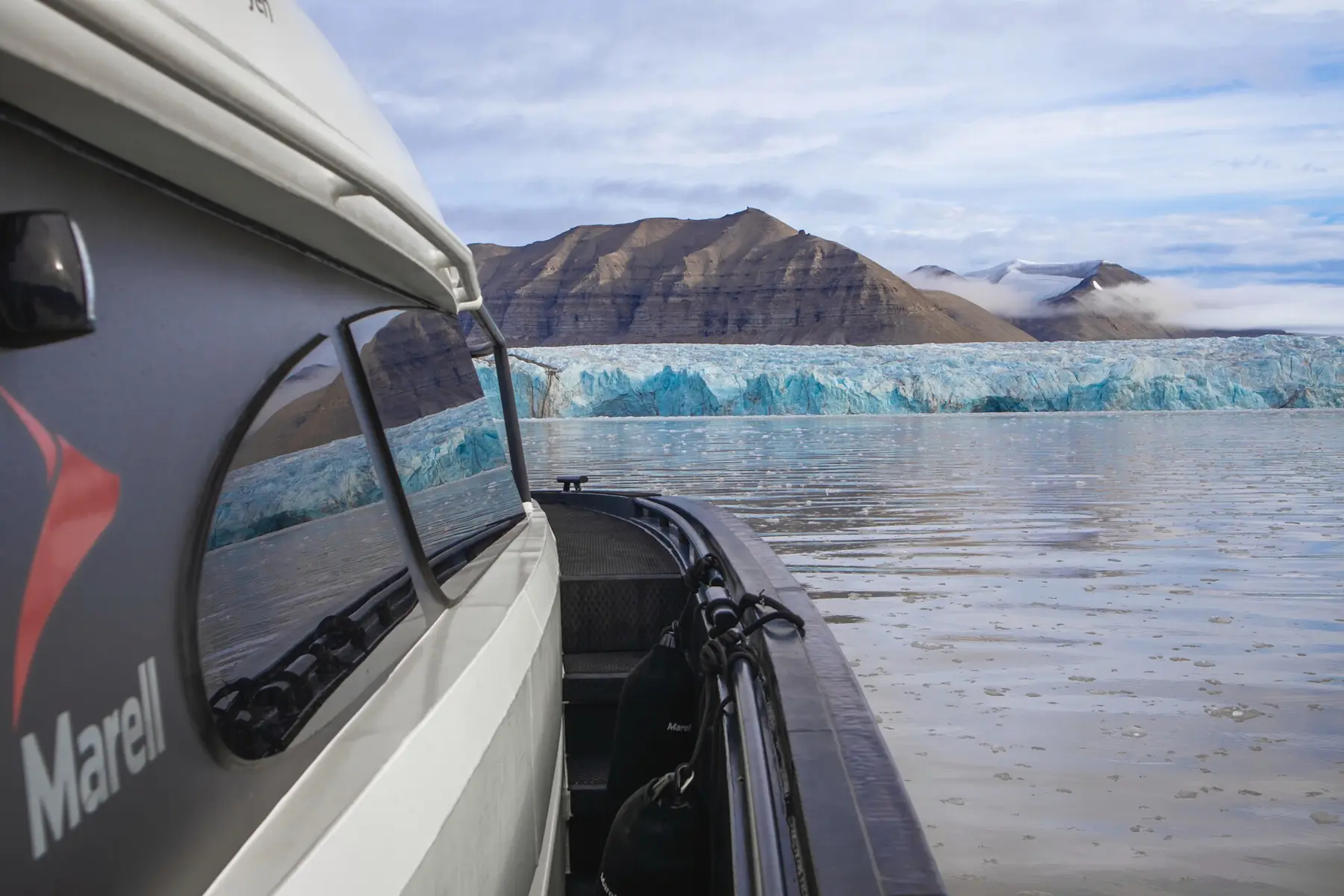 Glacier-safari-to-Tempelfjorden-and-Tunabreen-with-Kvitbjorn-HGR-156872-Photo Eveline Lunde