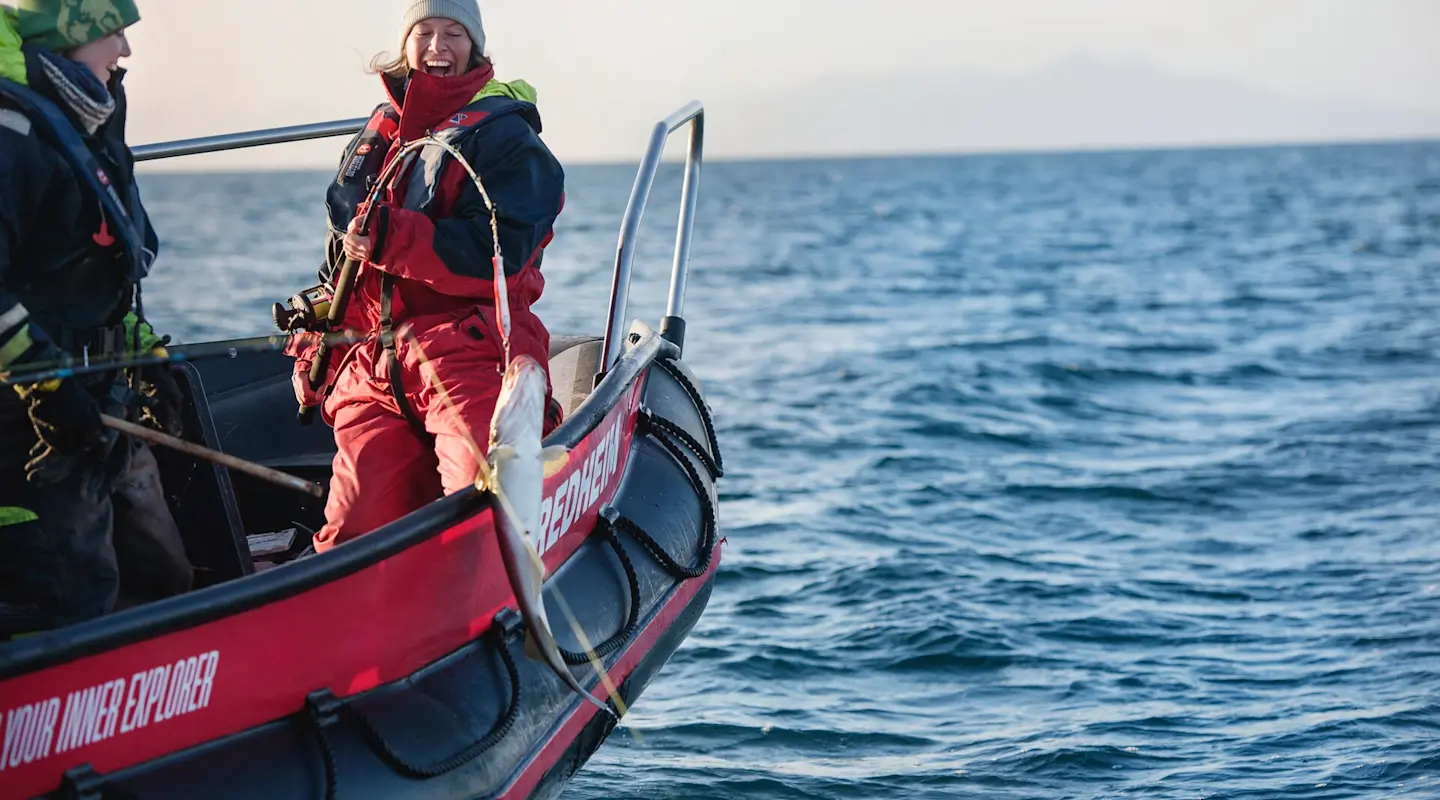 Fishing in the Arctic - Hurtigruten Svalbard - Photo Agurtxane Concellon