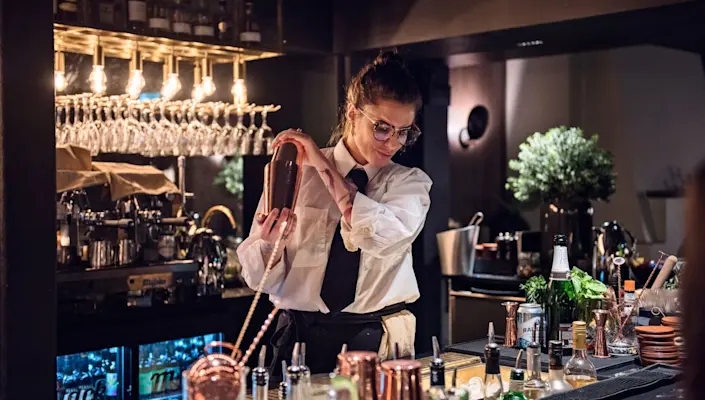 Funken Bar Svalbard - Photo Agurtxane Concellon