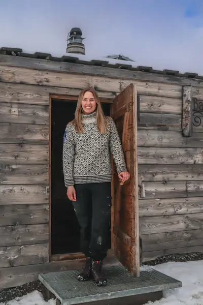 Wilderness Evening at Camp Barentz - Guide at Baretz Hus - Hurtigruten Svalbard - Photo Eveline Lunde