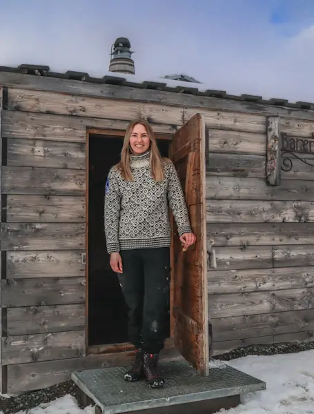 Wilderness Evening at Camp Barentz - Guide at Baretz Hus - Hurtigruten Svalbard - Photo Eveline Lunde