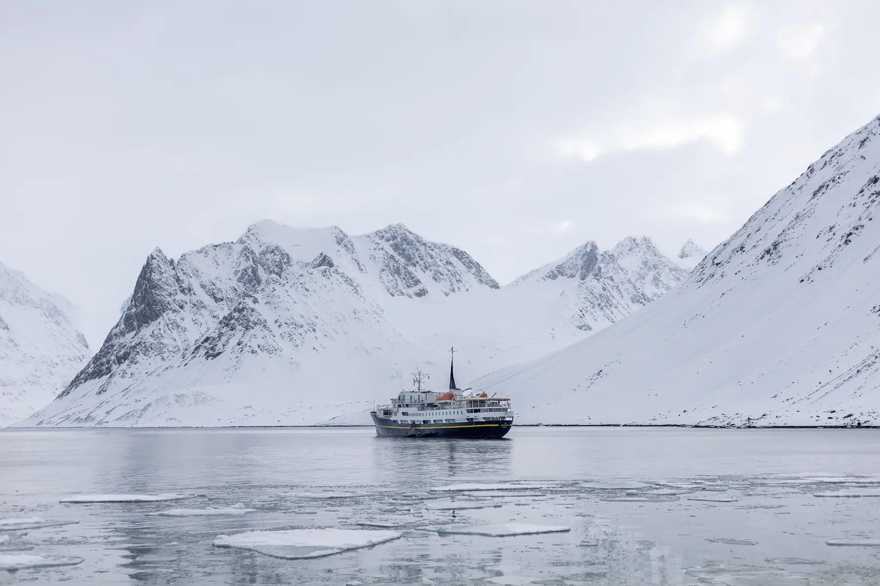 MS-Serenissima-Svalbard-Adventure-Mini-Cruise-Hurtigruten-Svalbard-HG-81