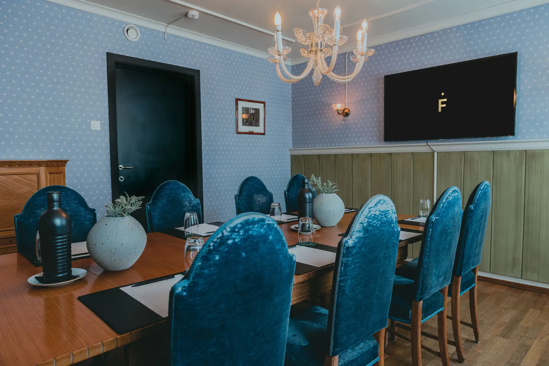 Board-Room-Funken-Lodge-Meeting-Rooms-HGR-150421-Photo-Ragnhild-Utne