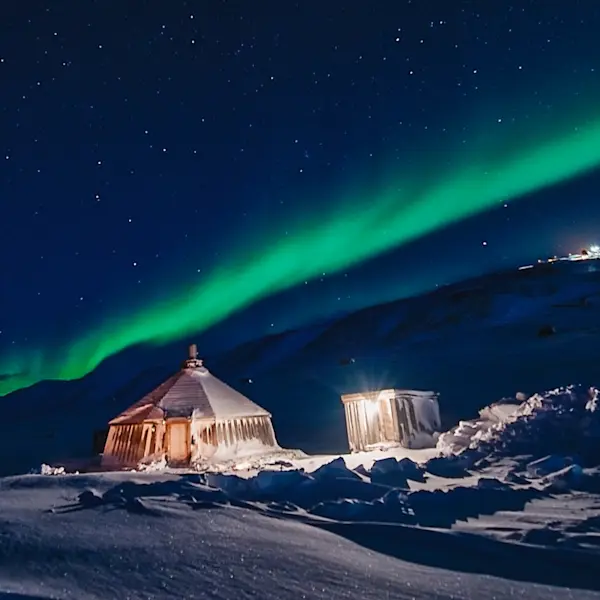 Northern-light-over-Camp-Barentz-HGS-14689 1920-Photo Agurtxane Concellon (2)