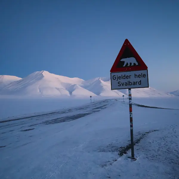 Hurtigruten Svalbard_Blue hour in Longyearbyen_Photo Eveline Lunde