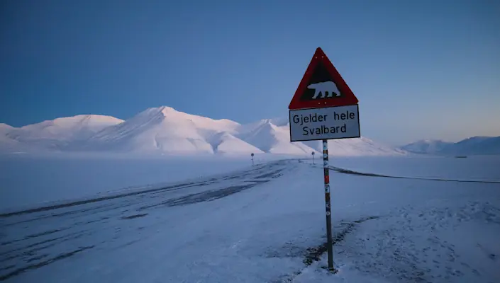 Hurtigruten Svalbard_Blue hour in Longyearbyen_Photo Eveline Lunde
