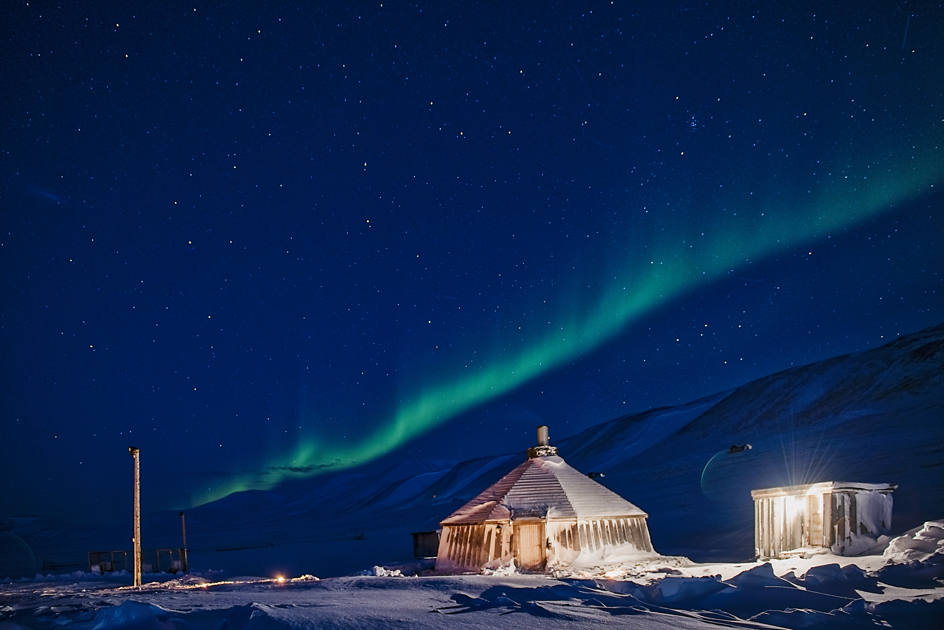 Northern light over Camp Barentz