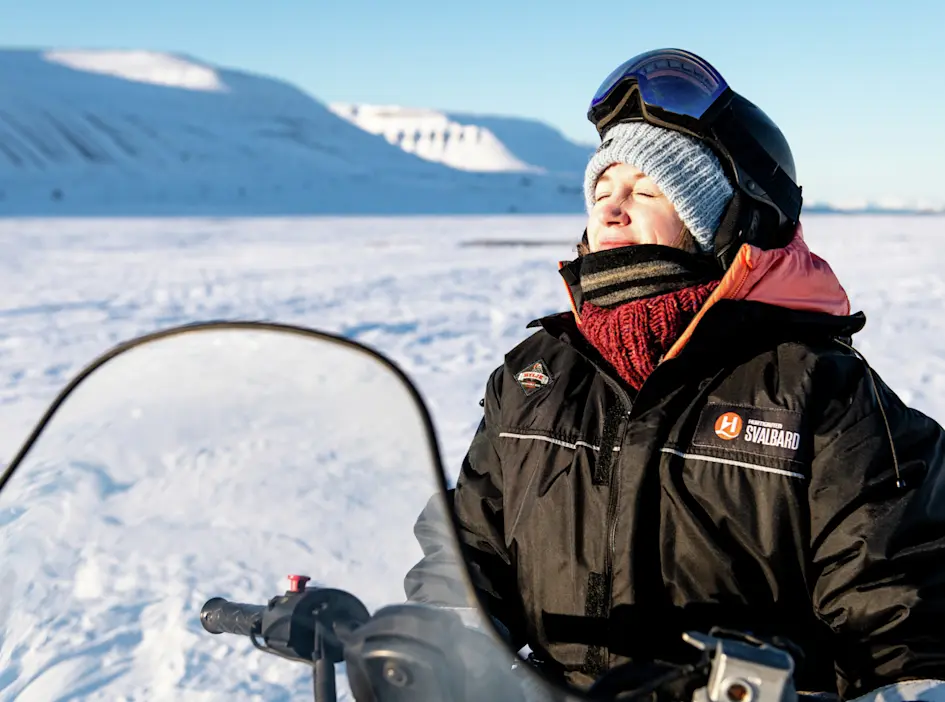 Snowmobile safari to Tempelfjorden - Hurtigruten Svalbard - Photo Thomas Griesbeck