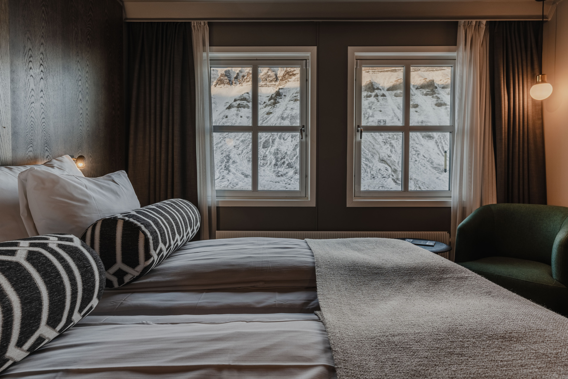 Superior-Room-Funken-Lodge-Hurtigruten-Svalbard-Photo-Ragnhild-Utne-06-29575681