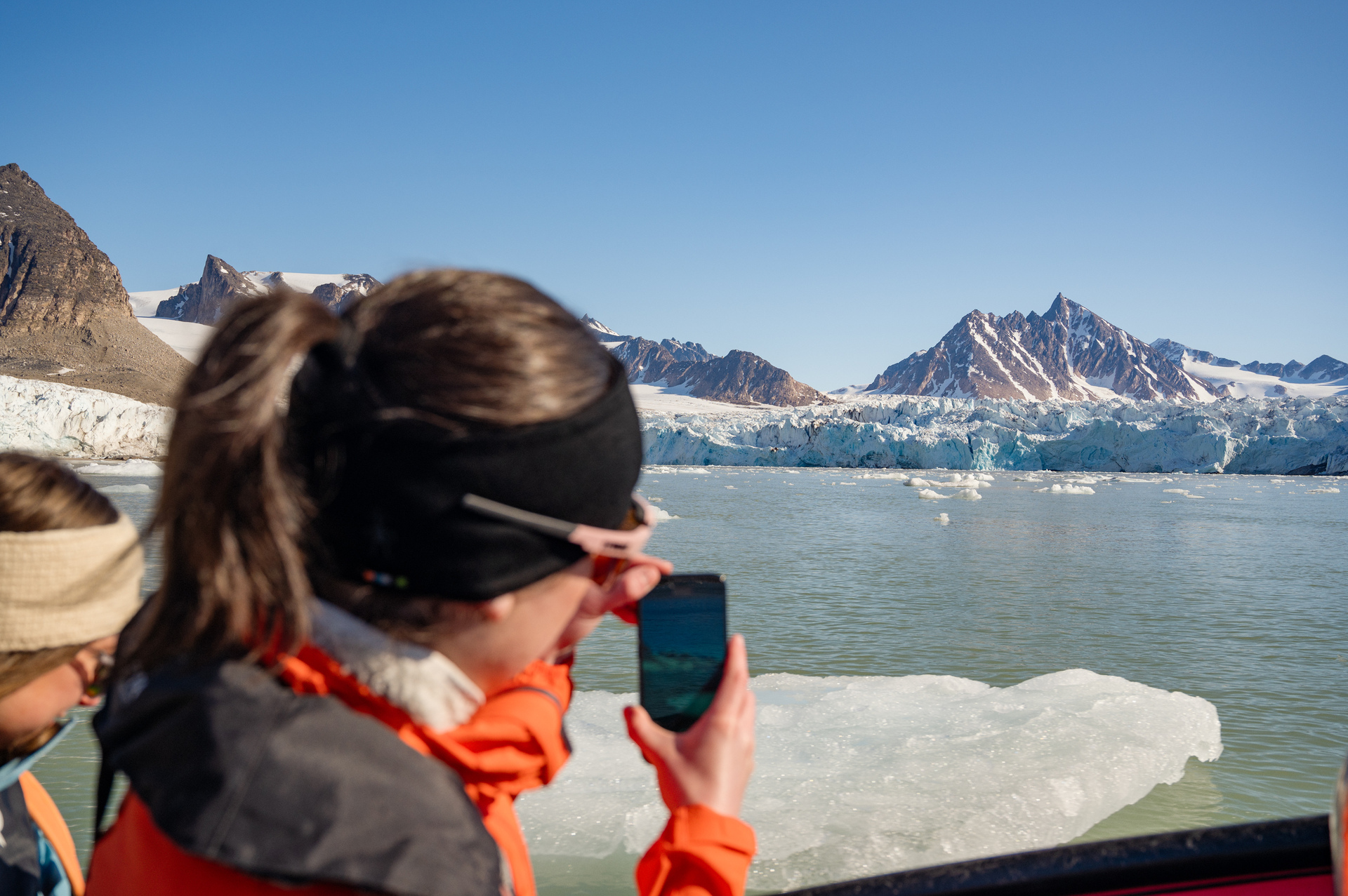 Svalbard Adventure Mini-Cruise - Smeerenburg(1)
