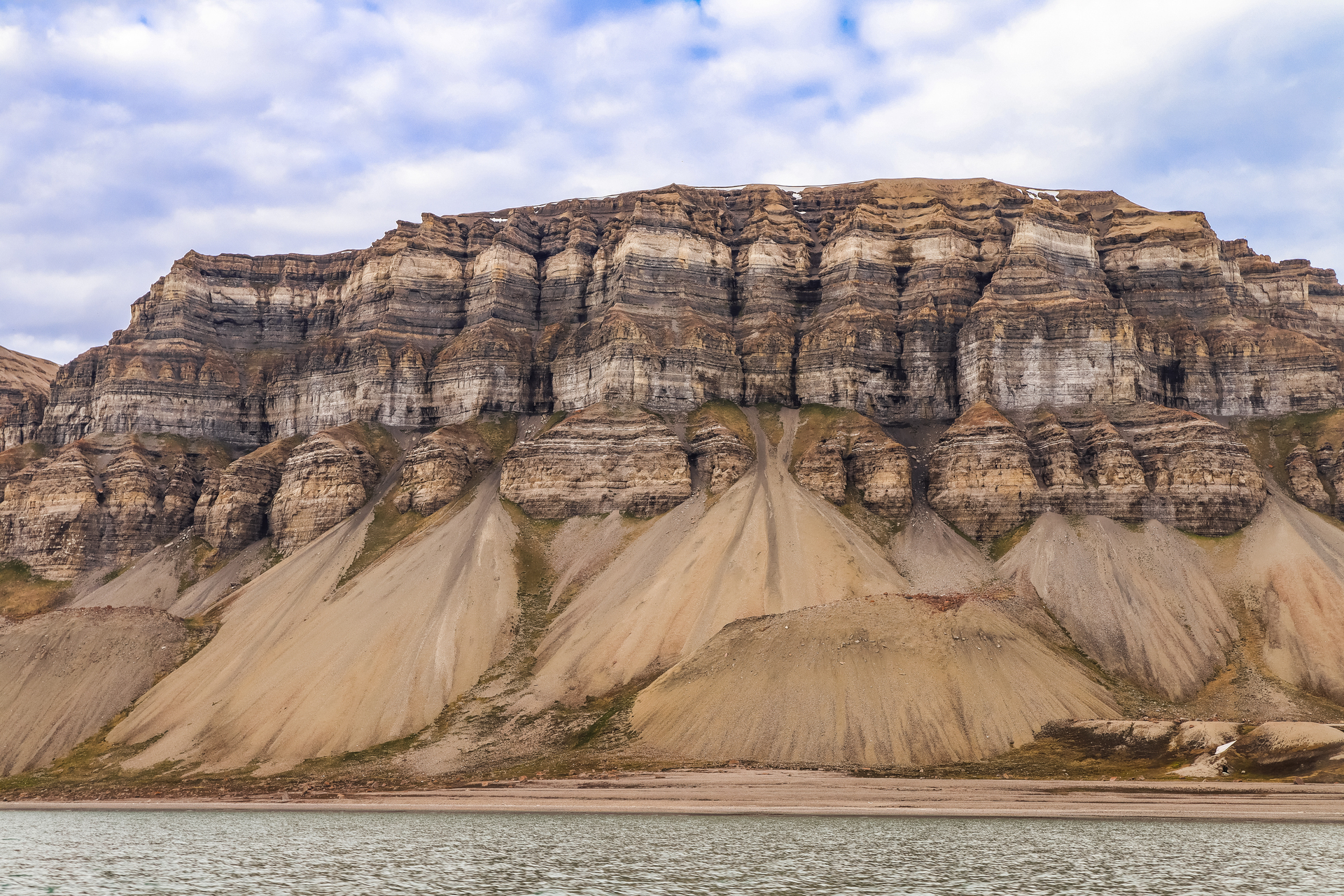 GLACIER SAFARI TO TEMPELFJORDEN AND TUNABREEN PHOTO EVELINE LUNDE