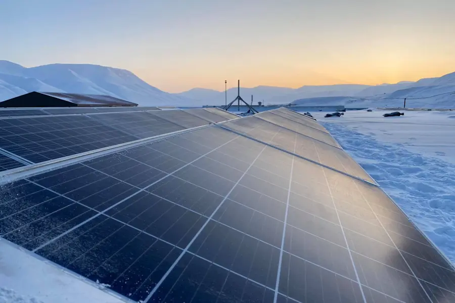 solar-panel-Expedition-center-HGR-151643 1920