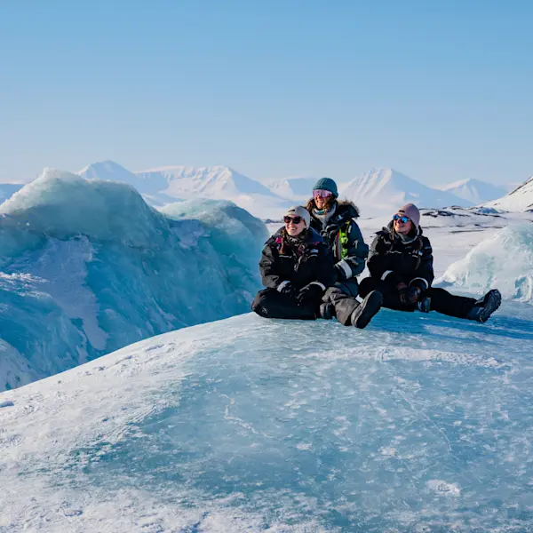 Hurtigruten Svalbard_Snowmobile safari to the East Coast_Photo Schibsted Partnerstudio