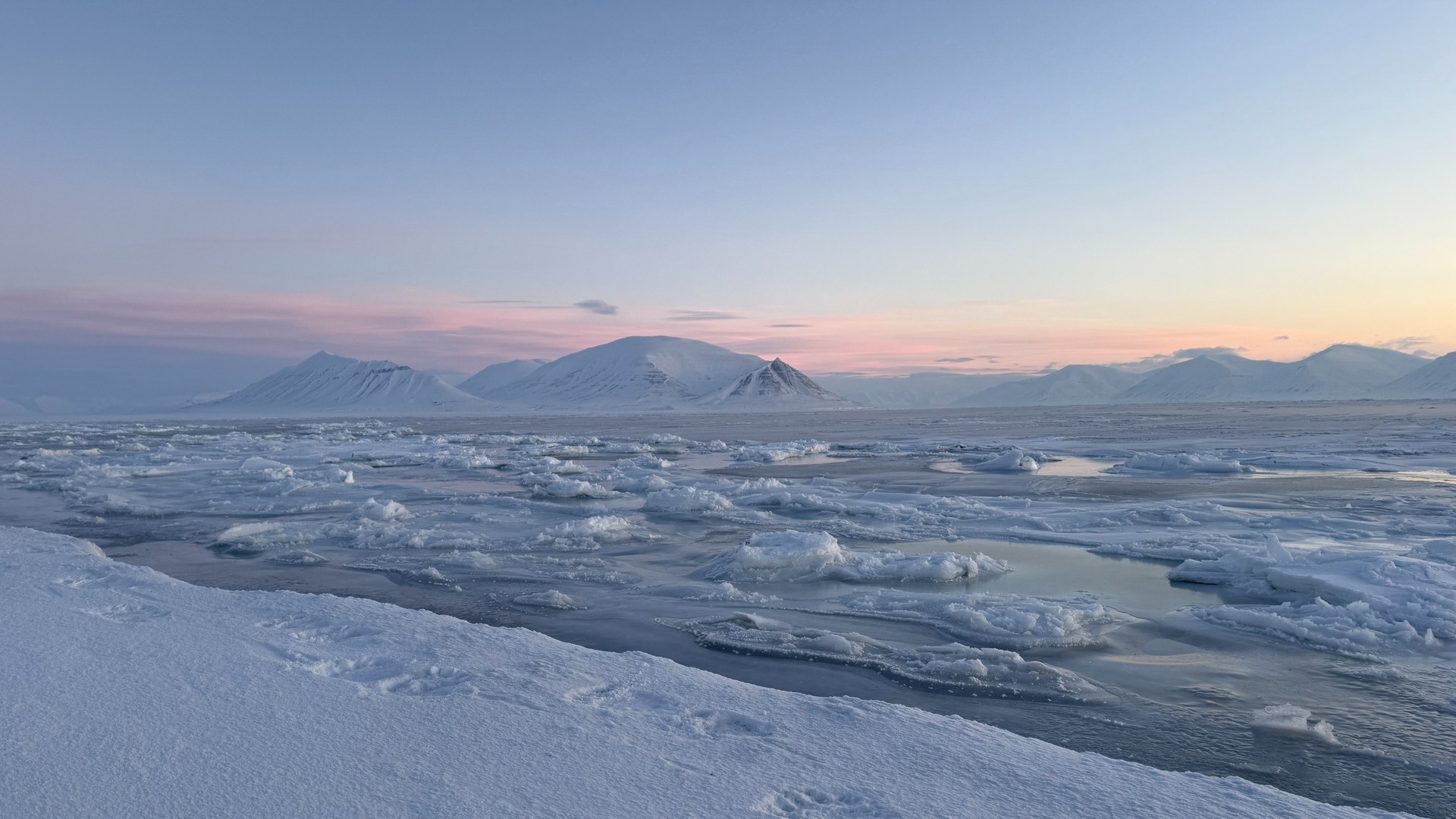 Van Mijenfjorden Snowmobile Safari HGR 168637 Photo Lukas Gero (1)