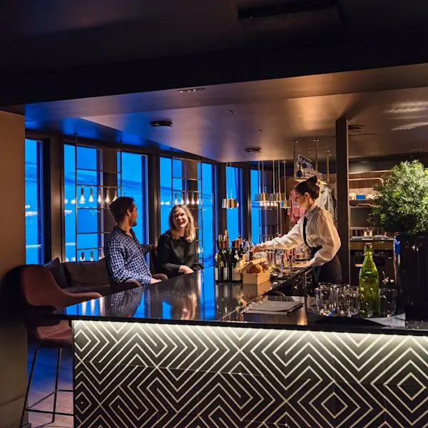 Funken Bar Svalbard - Photo Agurtxane Concellon