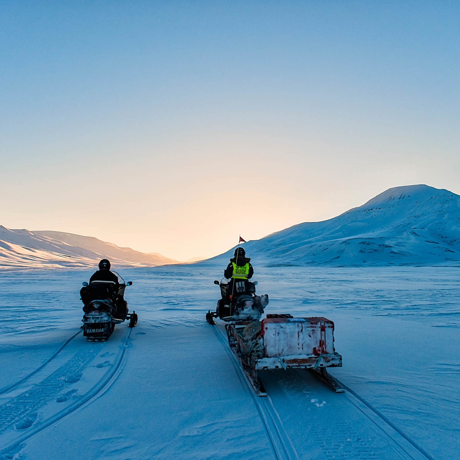 Light-winter Snowmobile Tempelfjorden Guide Agurtxane-Concellon Thumbnail-1920x1920 05