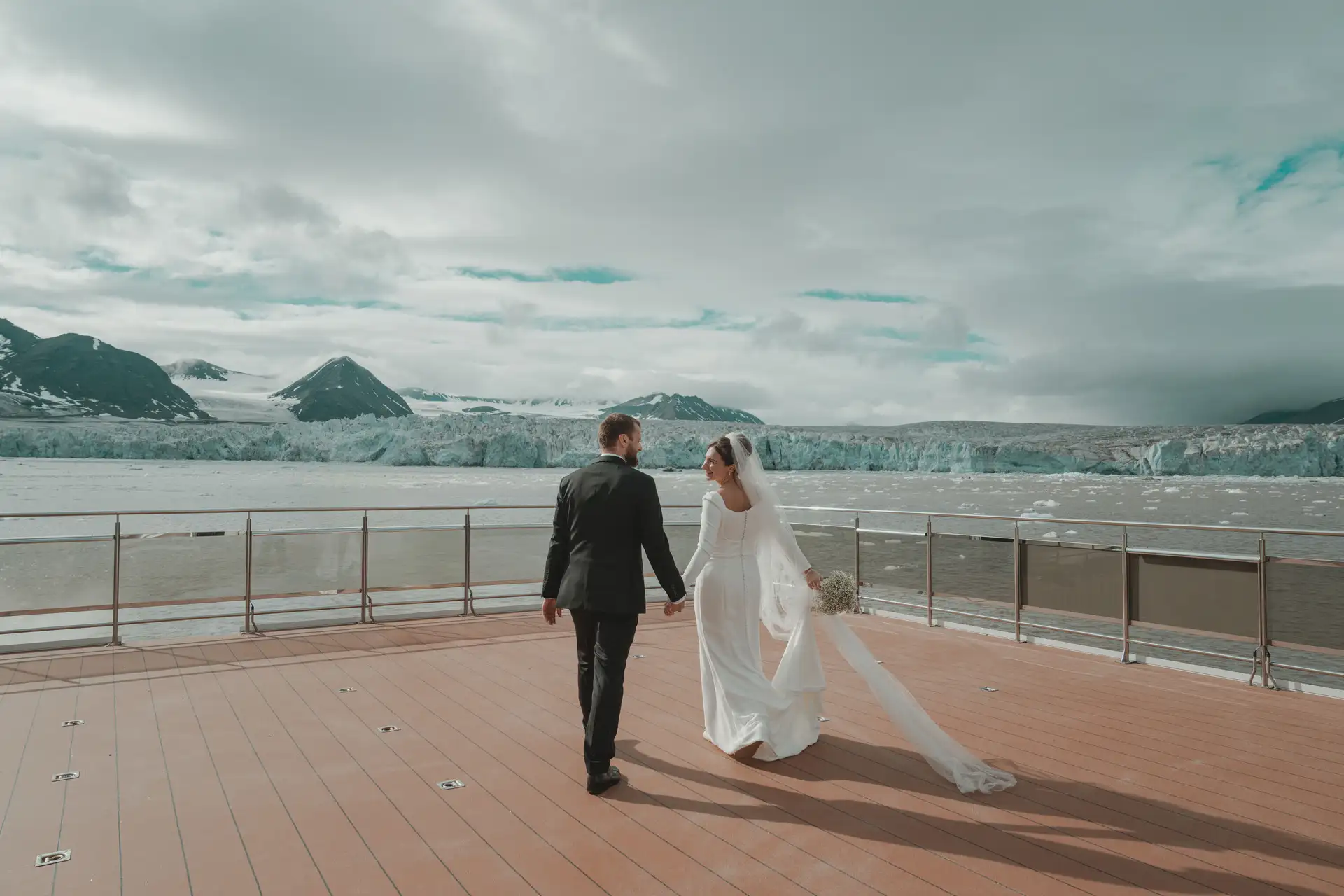 Wedding on board MS Bard HGR 167480 Photo Ragnhild Utne