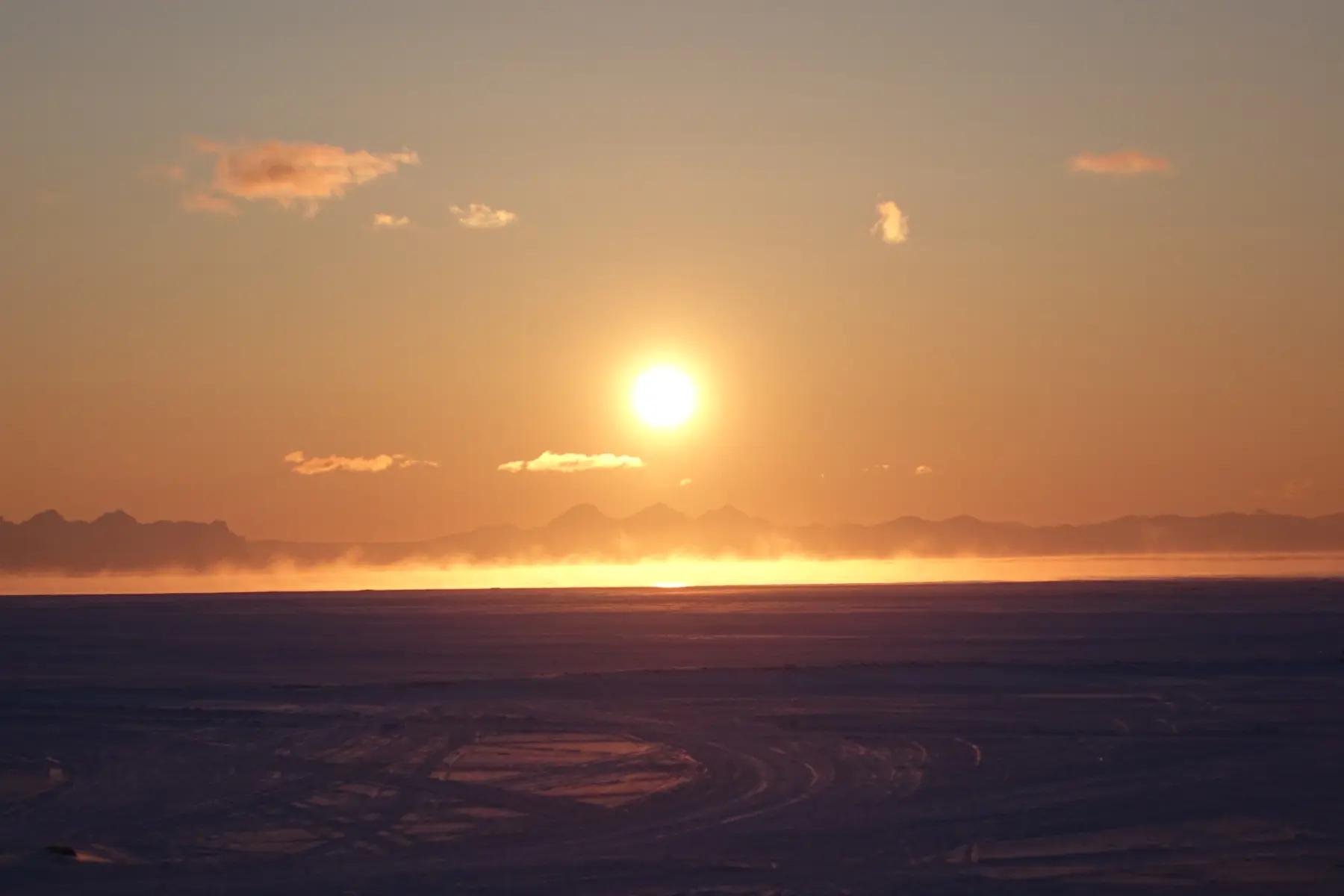 Longyearbyen under the midnight sun - Snowcat wilderness safari with Hurtigruten Svalbard