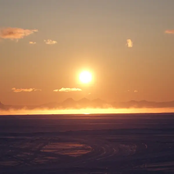 Longyearbyen under the midnight sun - Snowcat wilderness safari with Hurtigruten Svalbard