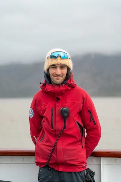 Svalbard-Adventure-Mini-Cruise-Guide-Raphael