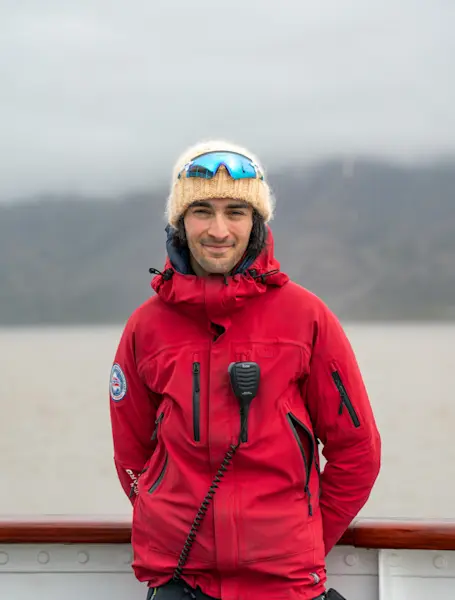 Svalbard-Adventure-Mini-Cruise-Guide-Raphael