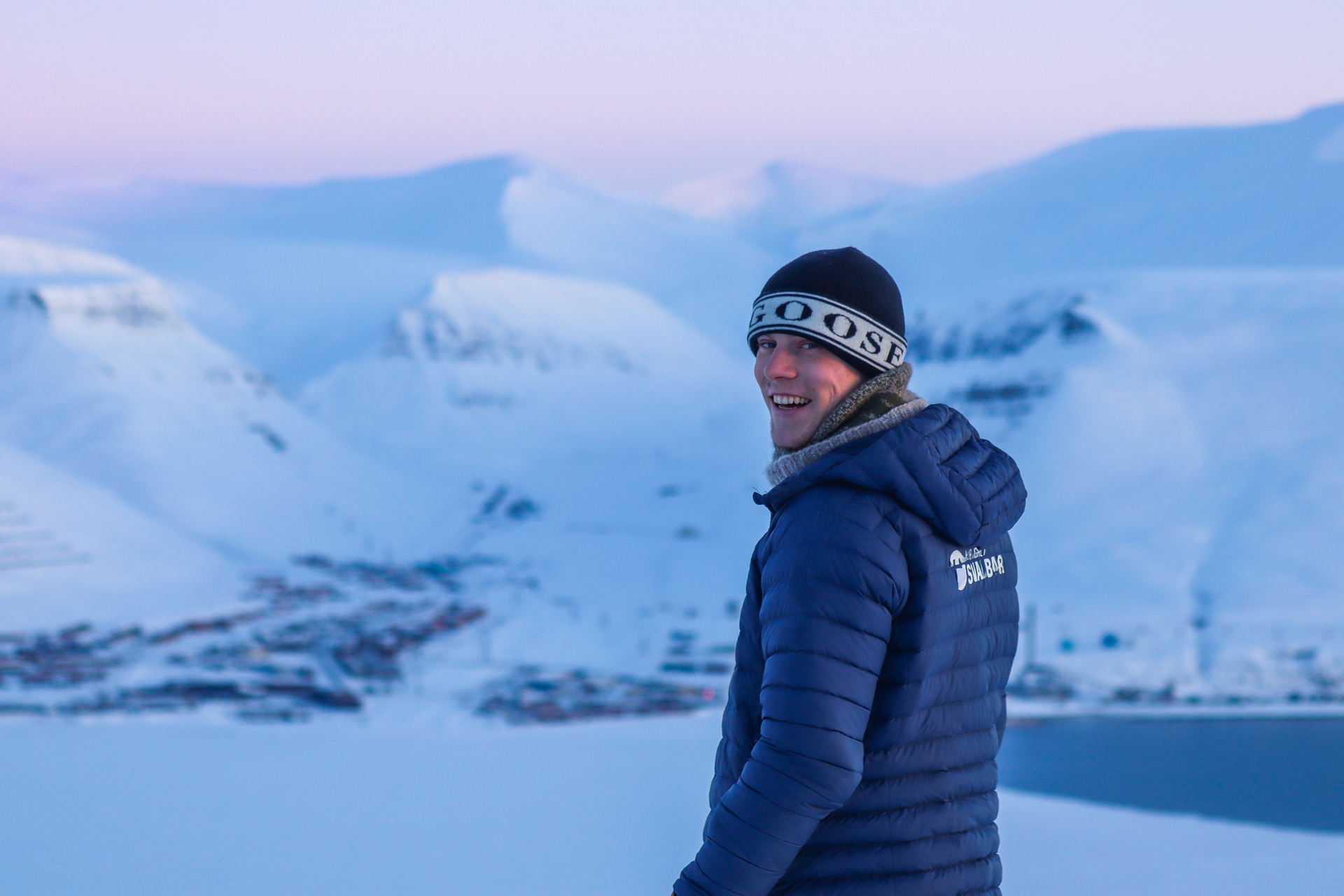Guide in pastel colours_Photo_Hurtigruten Svalbard