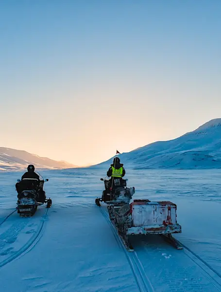 Snowmobile Safari to Elveneset - Hurtigruten Svalbard - Photo Agurtxane Concellon