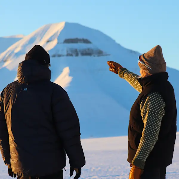 Longyearbyen Panorama–A-Magical-Sunset Hurtigruten-Svalbard Photo Eveline-Lunde 5663
