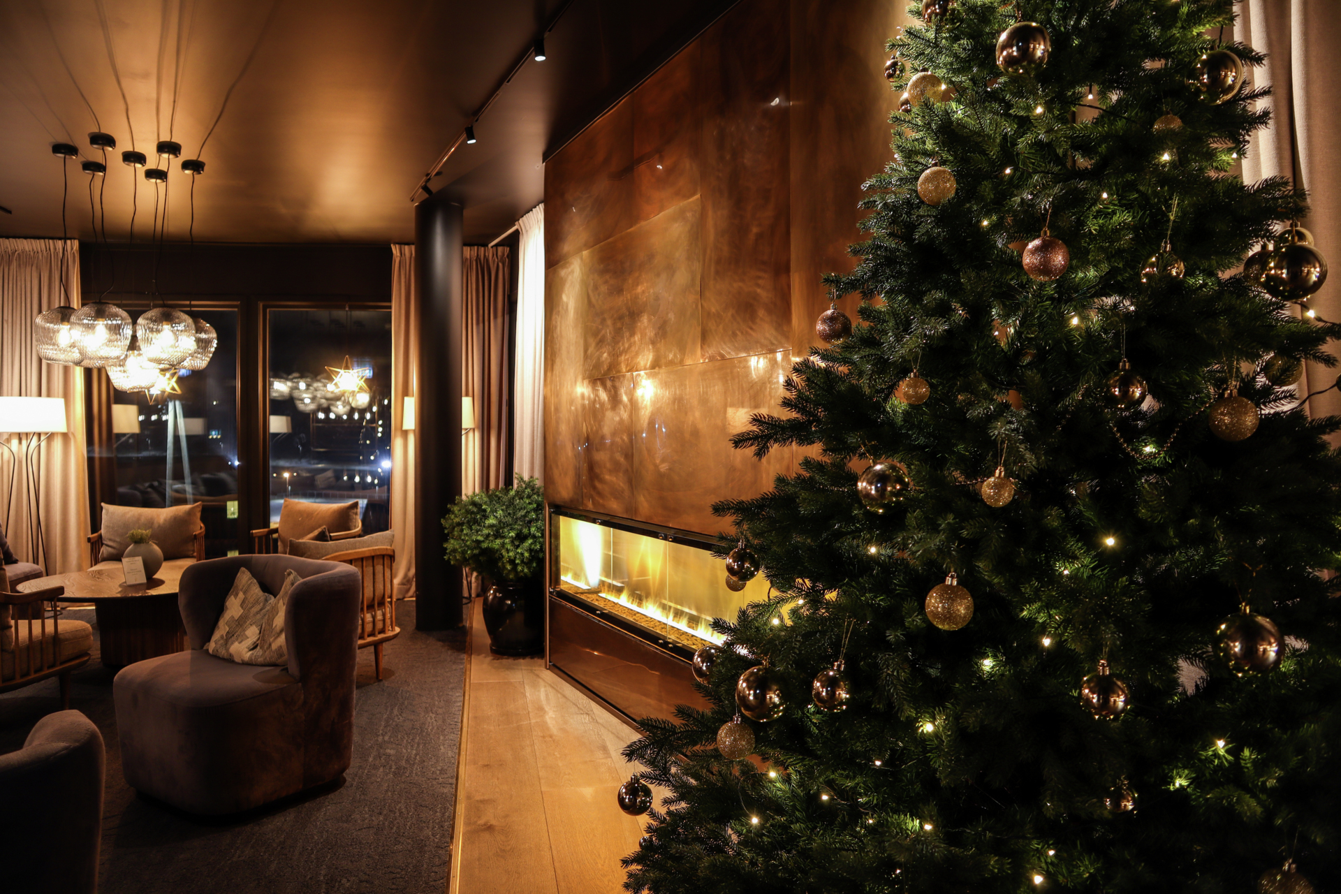 Jul på Funken Lodge | Pakketilbud | Hurtigruten Svalbard, image size:1920x1280