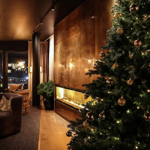 Funken Lodge - HGR 150481 1920 - Photo: Eveline Lunde / Hurtigruten Svalbard