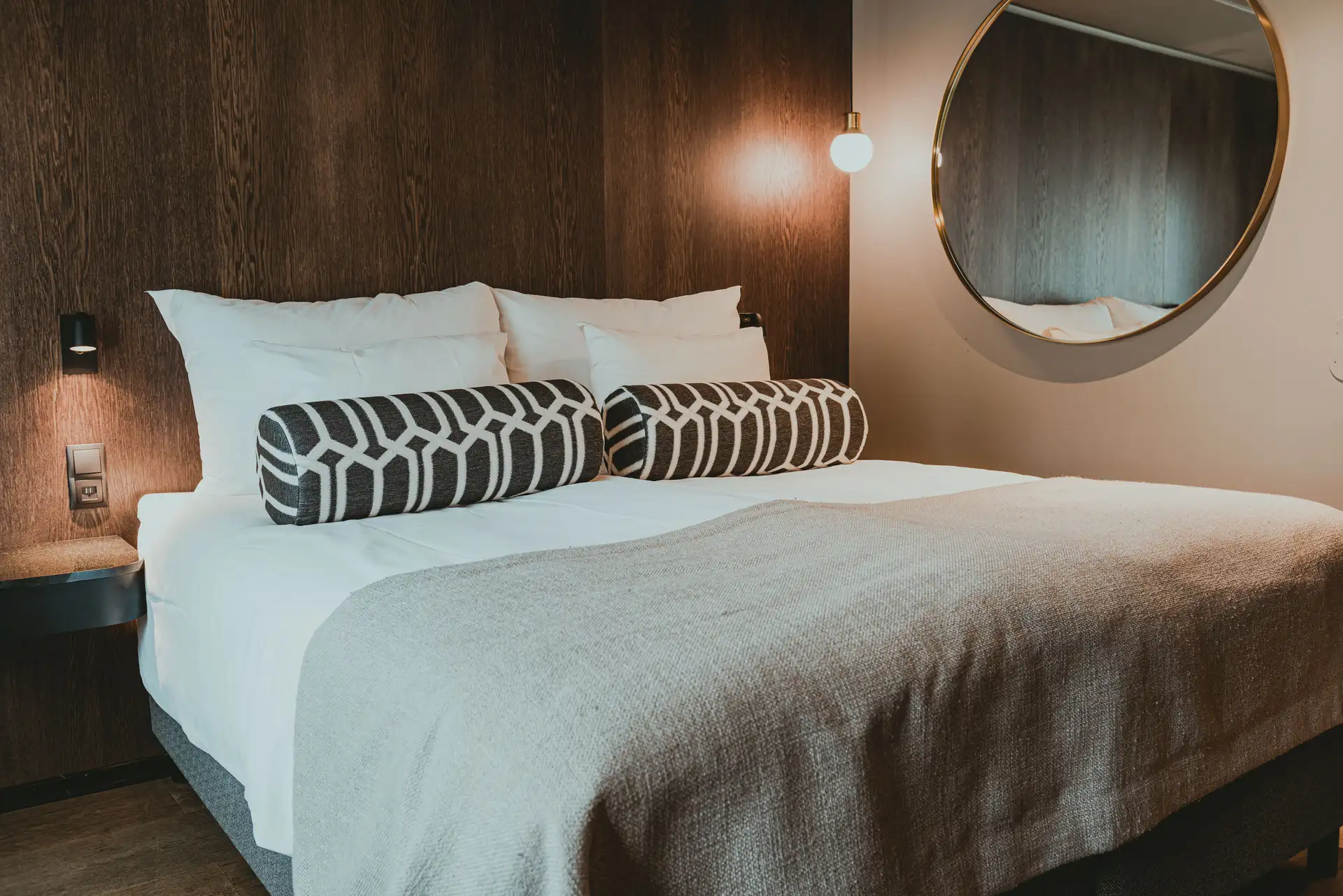 Standard-Rooms-Funken-Lodge-Hurtigruten-Svalbard-HGR 150396 Photo Ragnhild Utne