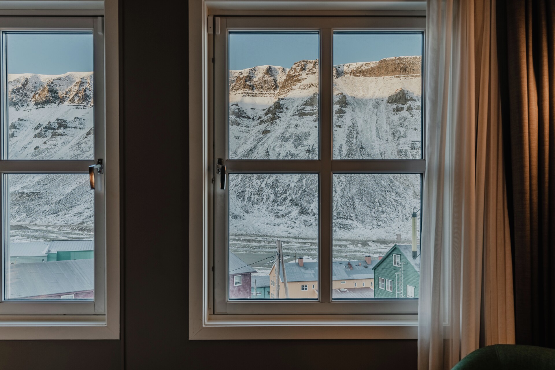 Funken Lodge superior view single room - Hurtigruten Svalbard - Photo Ragnhild Utne