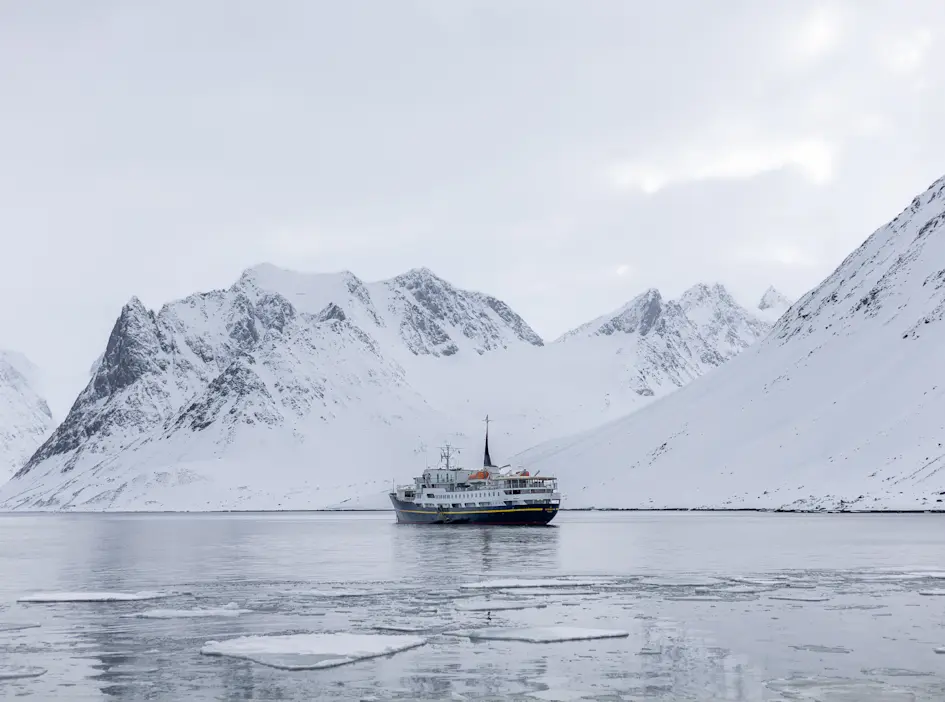 MS-Serenissima-Svalbard-Adventure-Mini-Cruise-Hurtigruten-Svalbard-HG-26