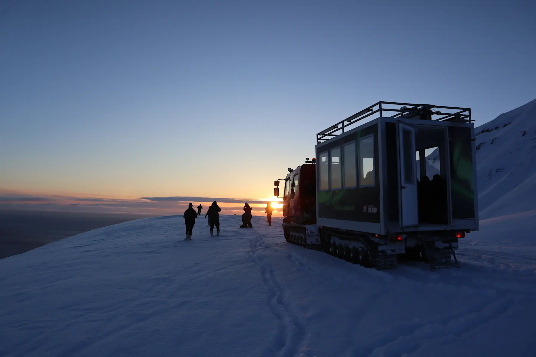 Longyearbyen-Panorama-A-Magical-Sunset-Hurtigruten-Svalbard-Photo-Eveline-Lunde-4056-28241933-Photo Eveline Lunde