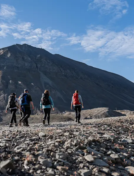 Fjelltur til Sarkofagen - Hurtigruten Svalbard - Photo Schibsted Partnerstudio