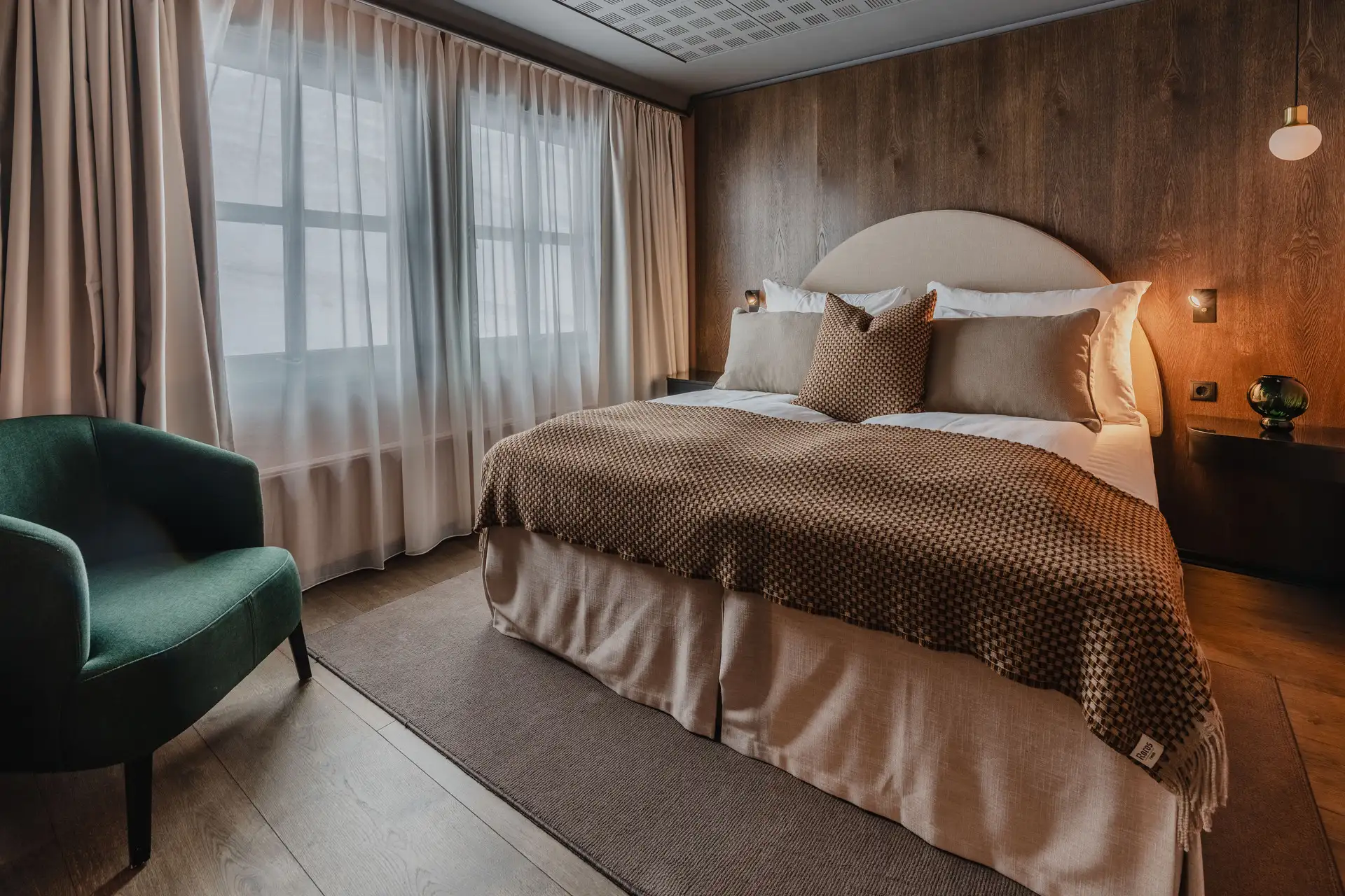 Handicap room at Funken Lodge