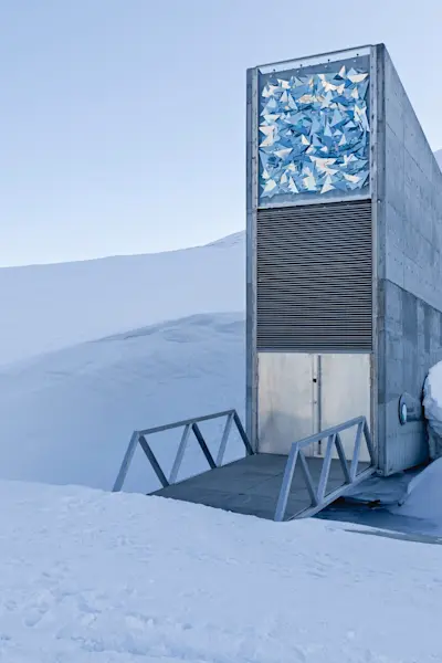 Seed vault - HGS 01044 1920 - Photo Hanne Feyling / Hurtigruten Svalbard