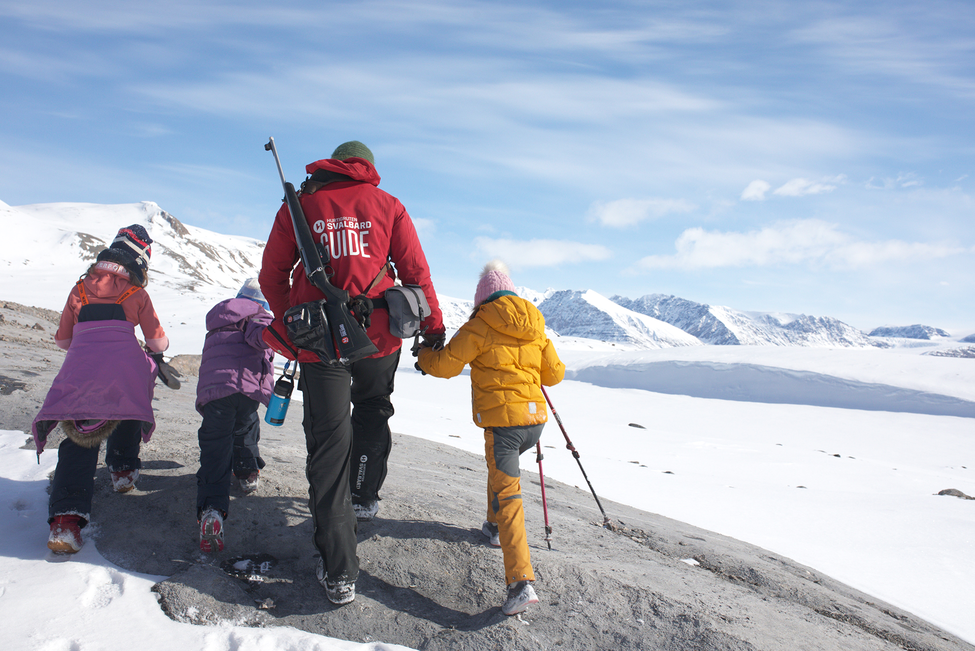Guide with children Photo Lisa Schieren
