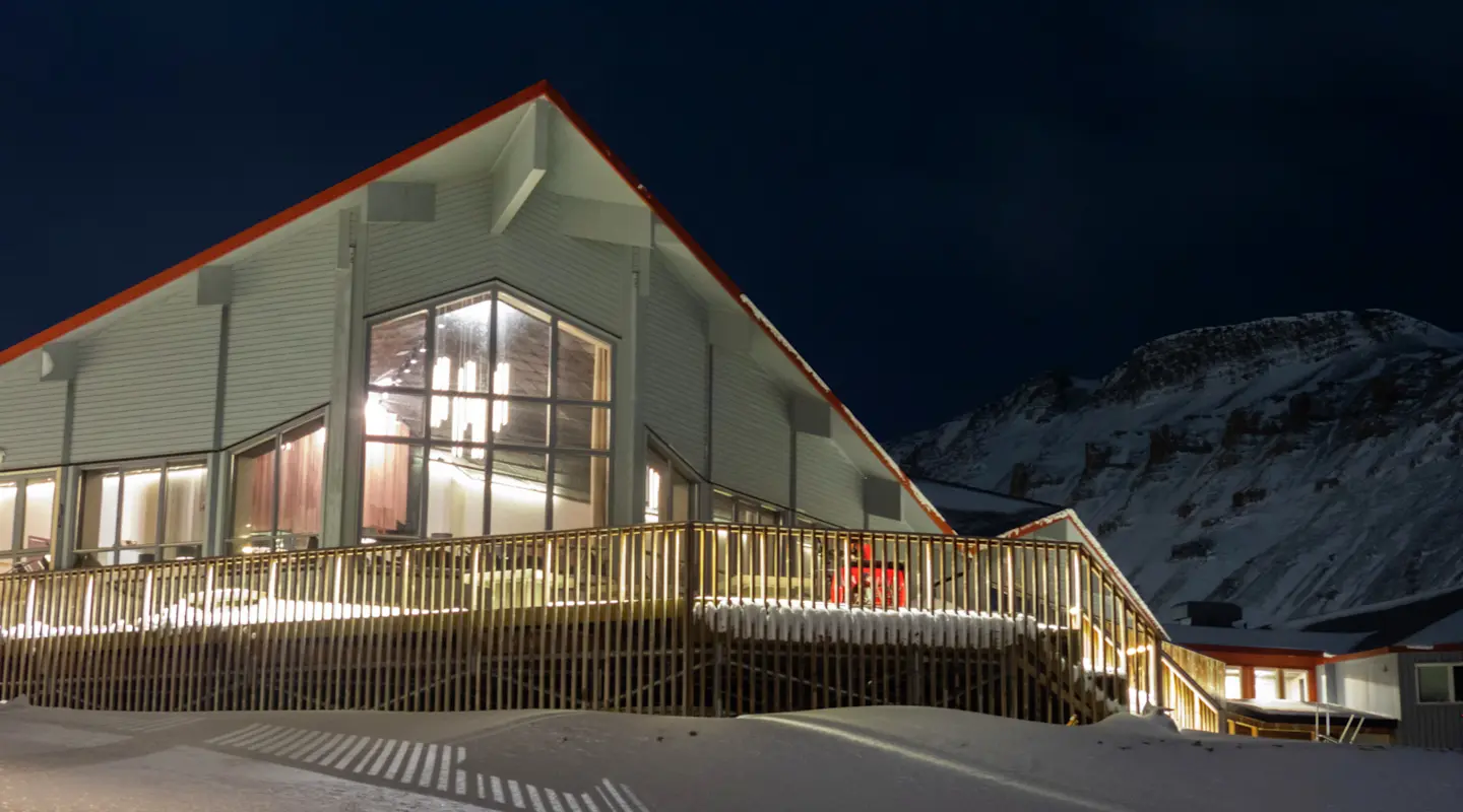 Radisson Blu Polar Hotel Spitsbergen - HGR 151832 1920 - Photo: Hakon Daae Brensholm