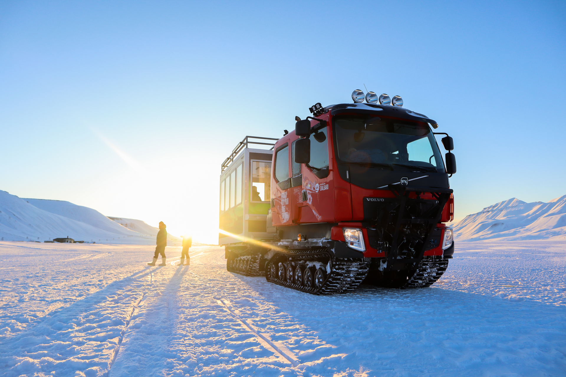 Longyearbyen Panorama–A-Magical-Sunset Hurtigruten-Svalbard Photo Eveline-Lunde 4042