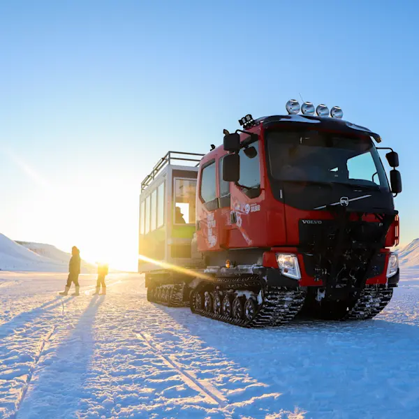 Longyearbyen Panorama–A-Magical-Sunset Hurtigruten-Svalbard Photo Eveline-Lunde 4042