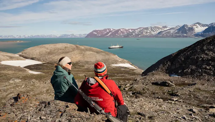 MS Nordstjernen in Liefdefjorden - Texas Bar landing - Photo Schibsted Partnerstudio