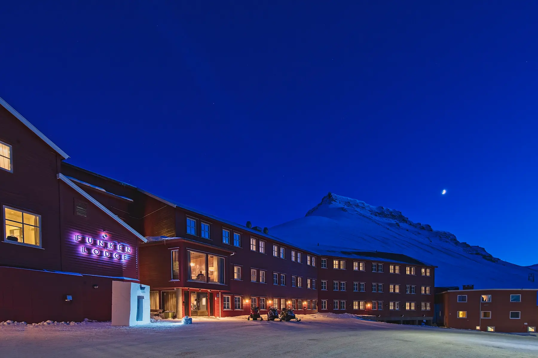 Funken Lodge - HGR 121843 1920 Photo Agurtxane Concellon / Hurtigruten Svalbard