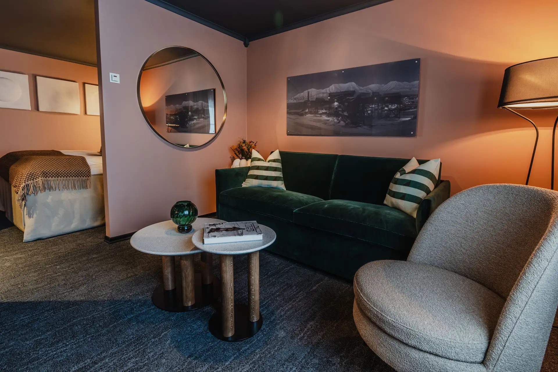 Junior-Suite-Funken-Lodge-HGR-165032-Photo-Ragnhild-Utne-Hurtigruten-Svalbard