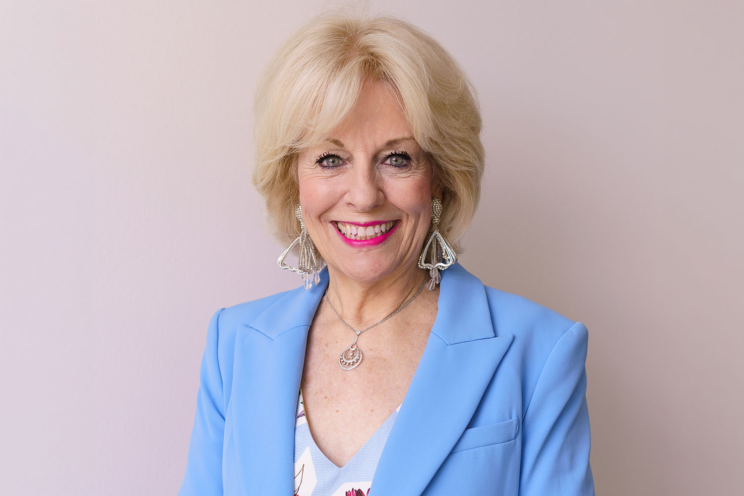 Headshot of Sandi Bond Chapman, PhD.