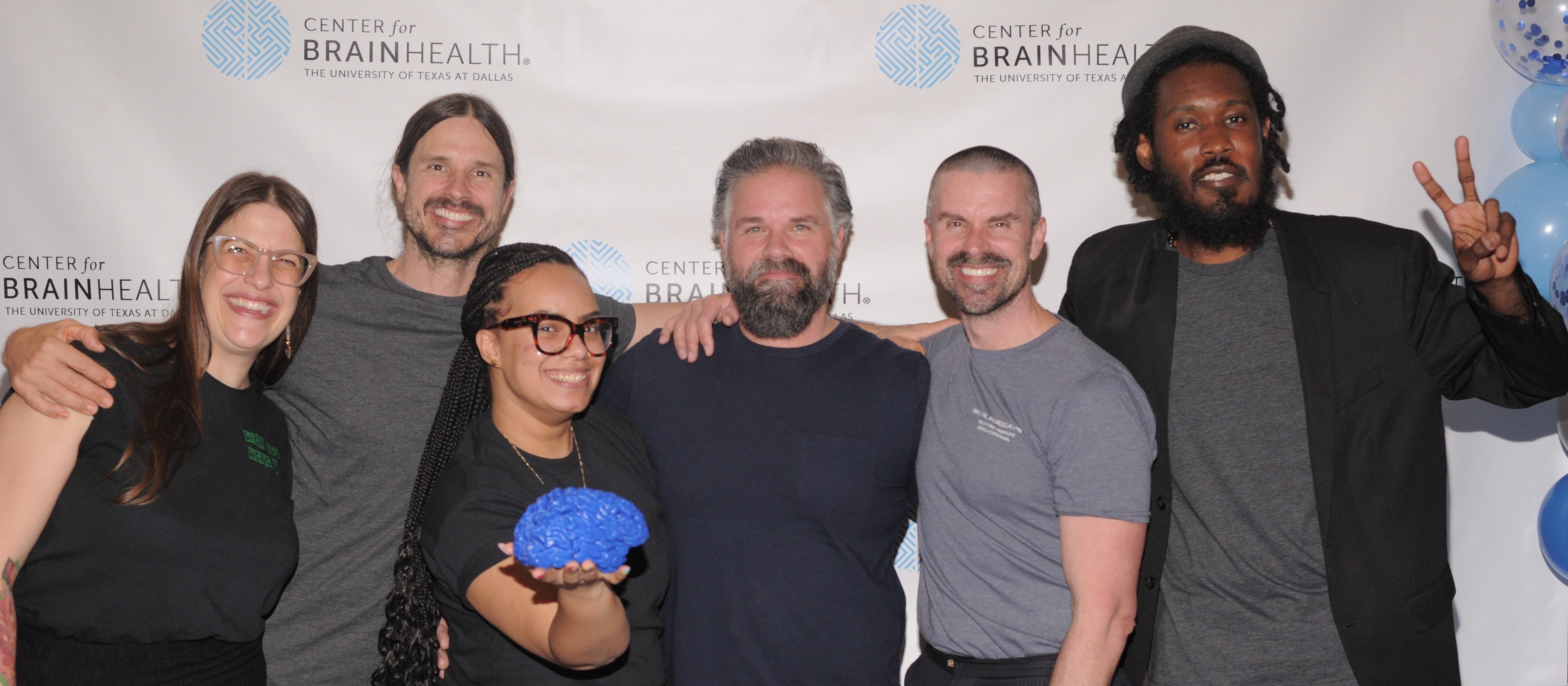 An happy group of attendees at BrainHealth Week 2023.