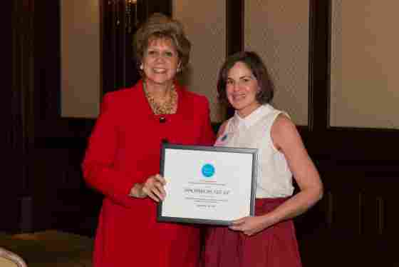 Erin Venza MS, CCC-SLP and Kate Juett showing Friends of BrainHealth Distinguished Scientist Award in 2017, made possible by the Sapphire Foundation.