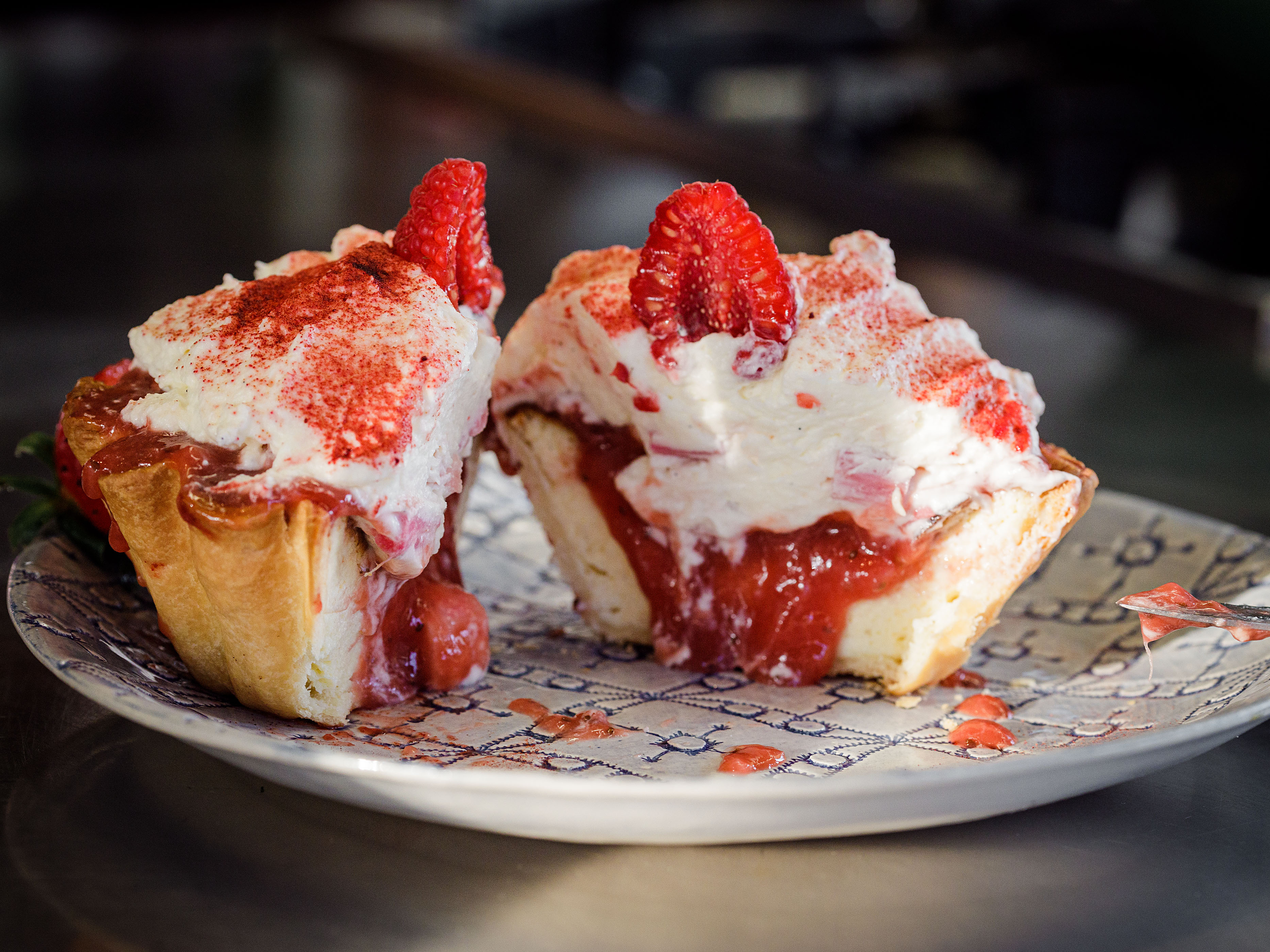 Schritt 5: Küchlein gut halbieren und servieren